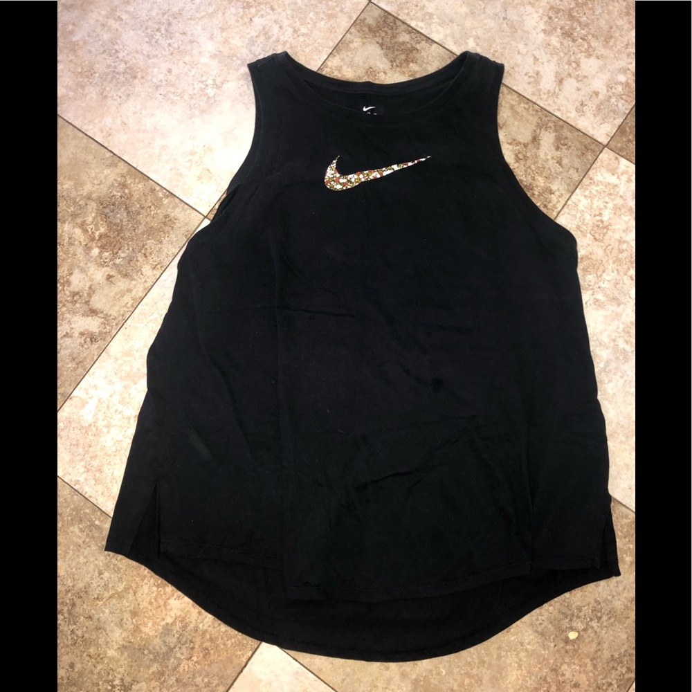 Women’s Dri Fit Nike Black Tank floral swoosh NWOT size 2X
